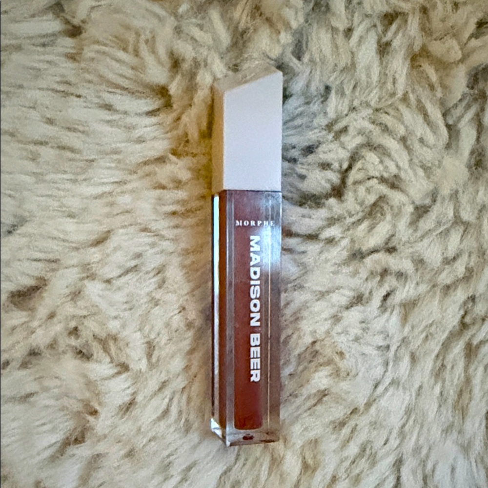 Morphe Madison Beer Creamy Liquid Lipstick — Warm Mauve